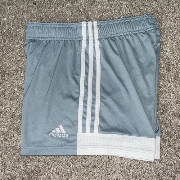 Adidas dry fit shorts - Picture 3 of 3